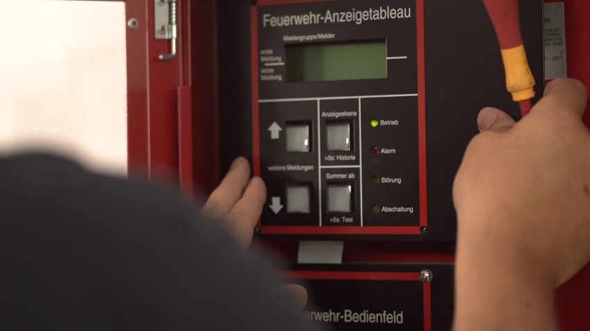 Mit dem FAT werden eine oder mehrere Alarmmeldungen, Störungen oder Abschaltungen angezeigt