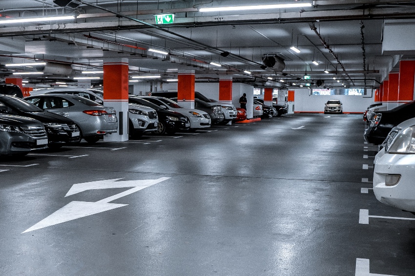 Auto-Parkgarage - Was gilt beim anlagentechnischen Brandschutz für Tiefgaragen?